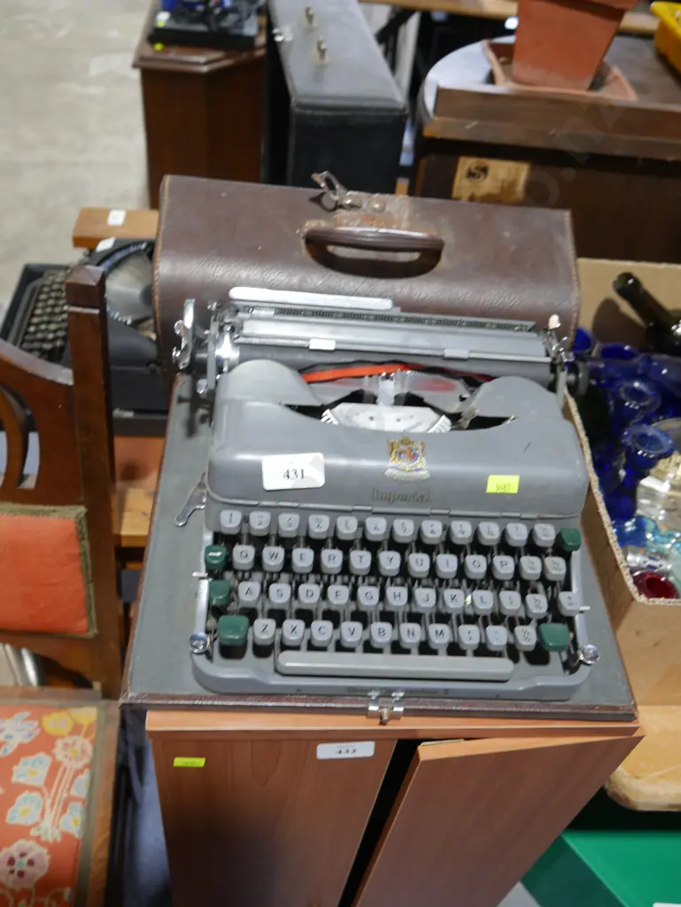 Imperial typewriter Image 1++