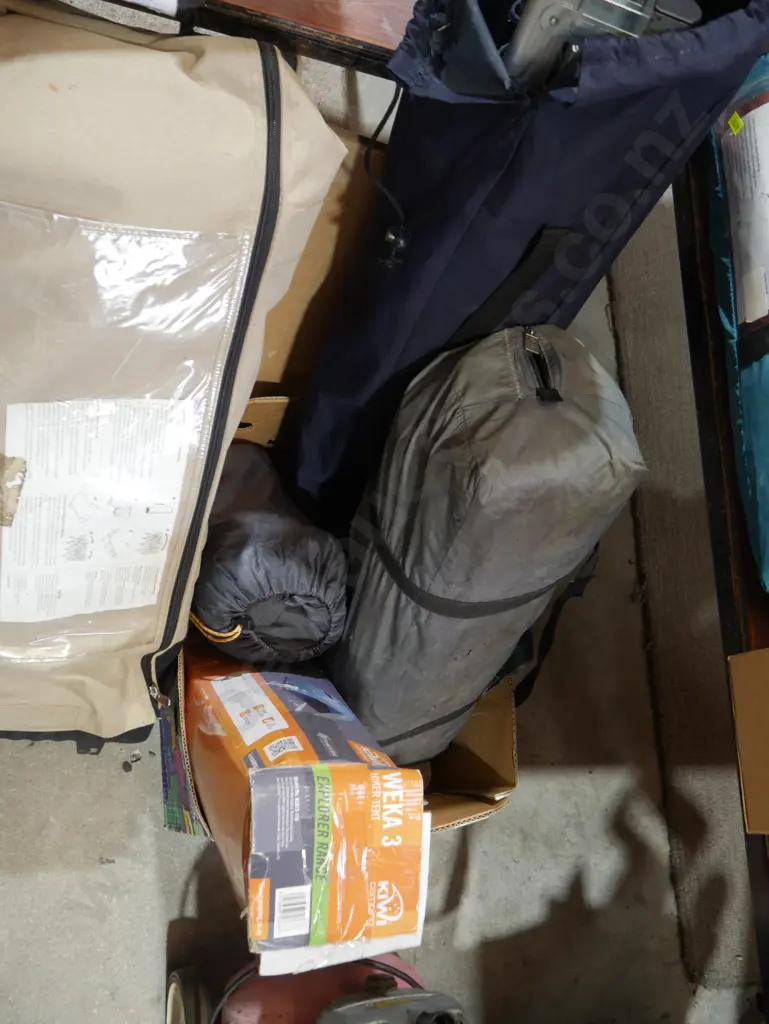 Tent sleeping bag stretcher Image 1++