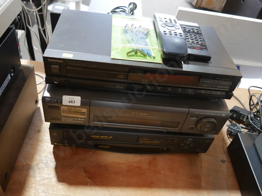 VCR and CD players Image 1++