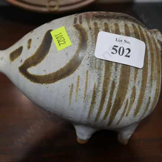 Doris Dutch NZ studio pottery pig