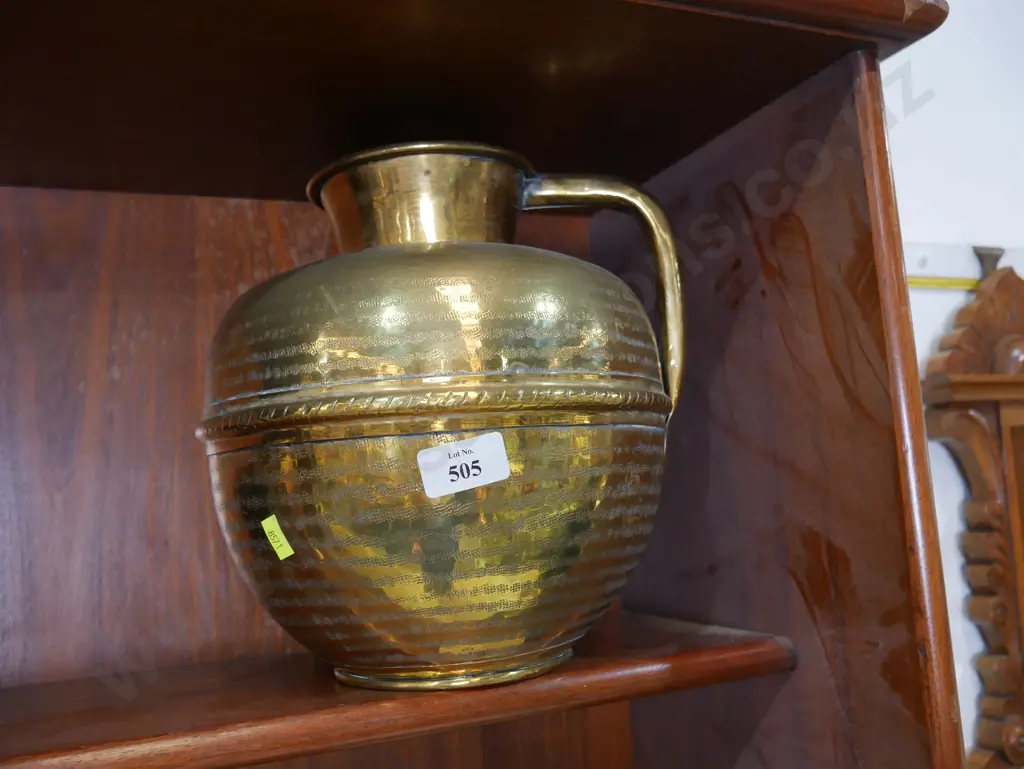 Brass milk jug Image 1++