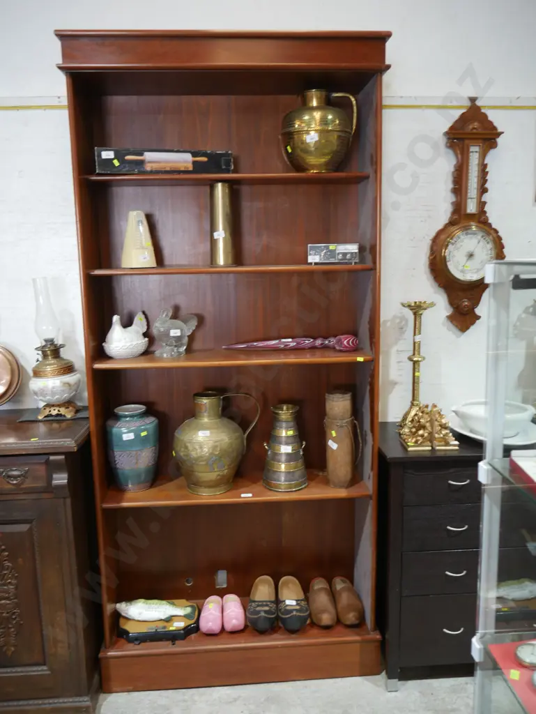 Large bookcase Image 1++