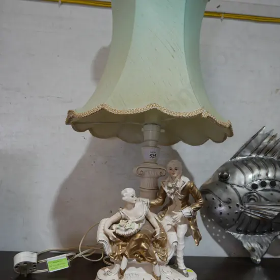 Figurine table lamp