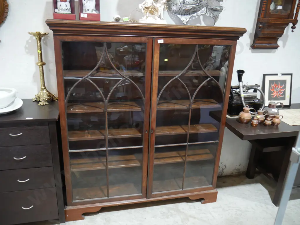 Large display cabinet Image 1++