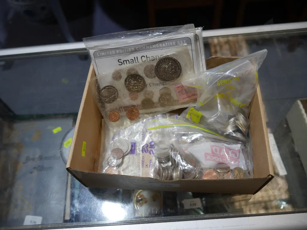 Coins, 1 banknote Image 1++