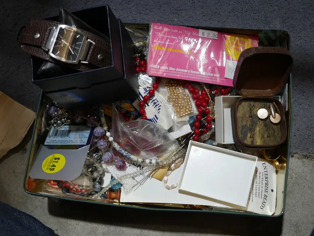 Large tin of costume jewellery Image 1++