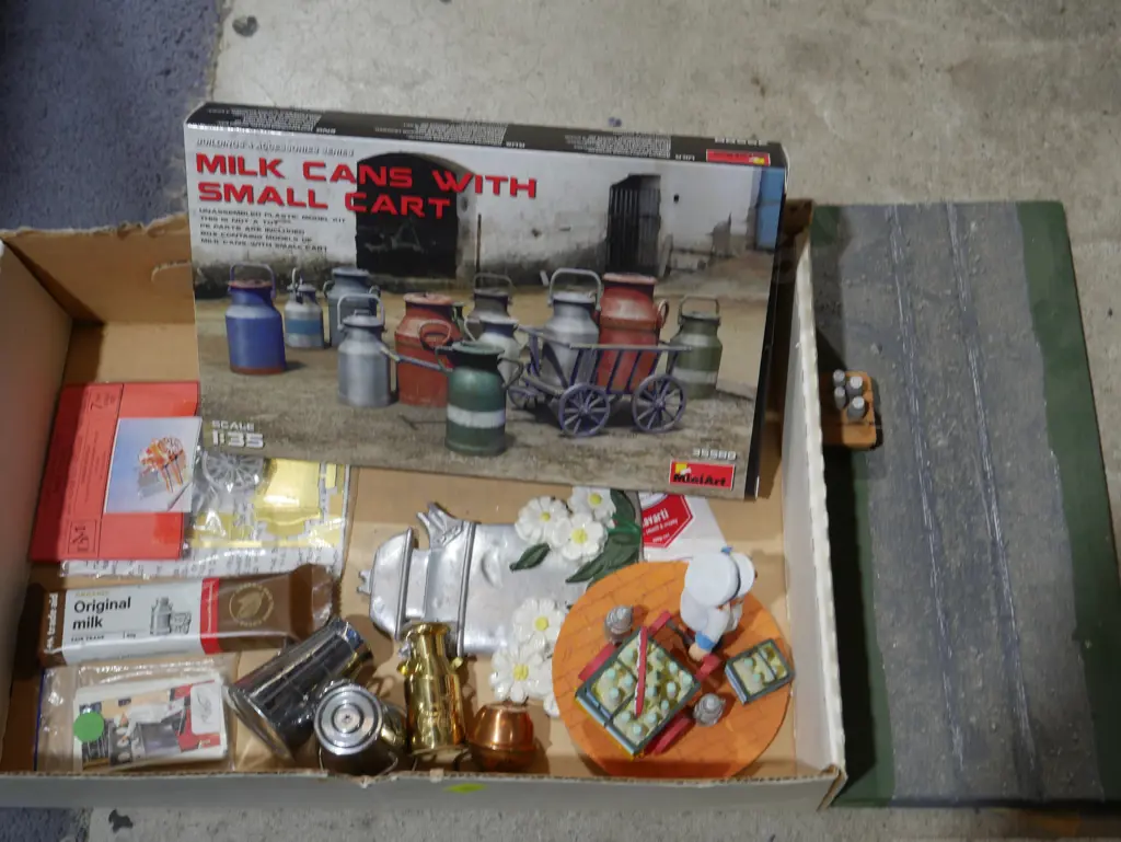 Milk can trinkets etc Image 1++
