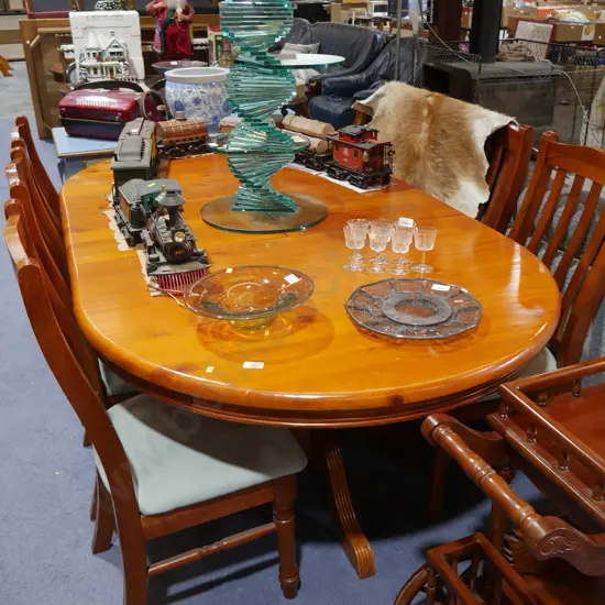 Extension dining table and 6 chairs