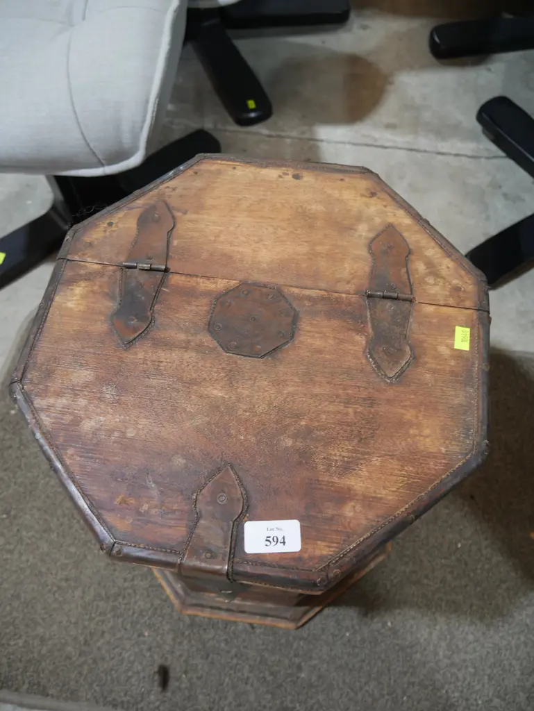 Octagonal storage barrel Image 1++