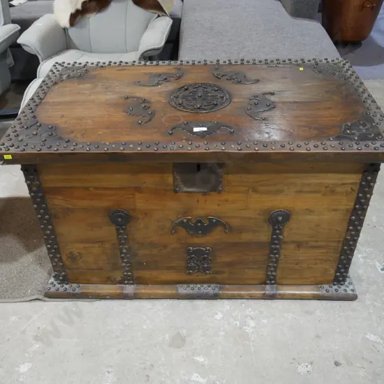 Large Oriental chest