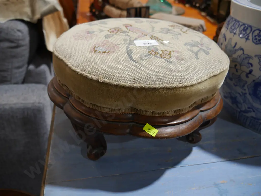 Footstool Image 1++