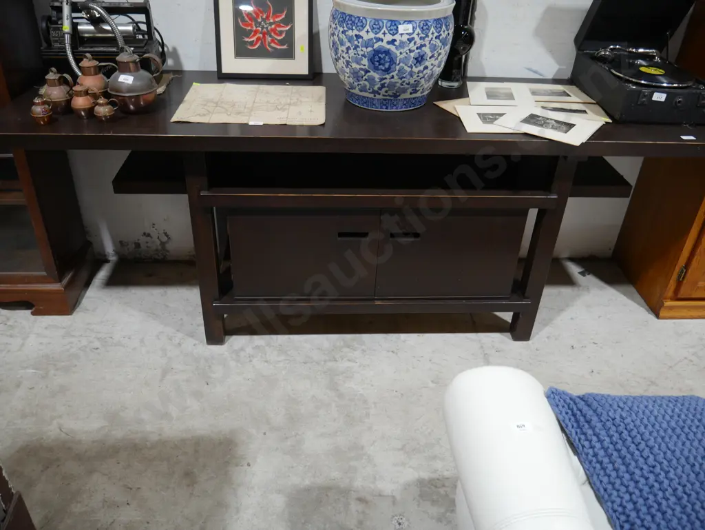 Large sideboard Image 1++