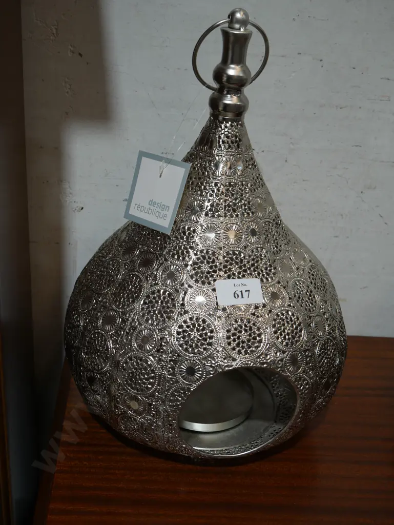 Metal lantern Image 1++