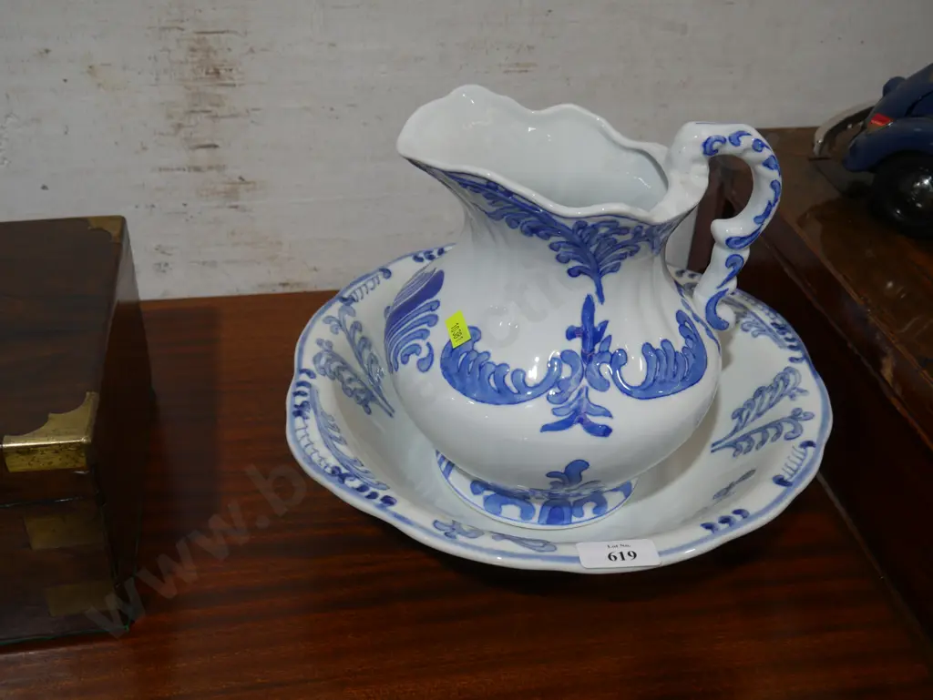 Blue and white jug and bowl Image 1++
