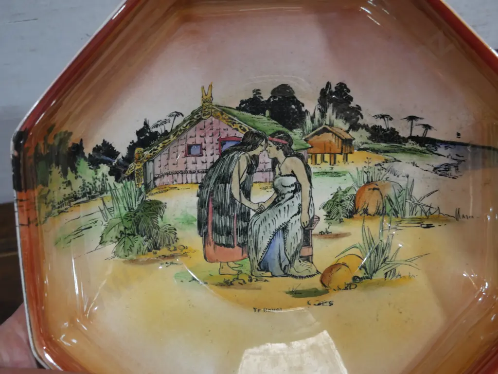 Grimwades Maori ware bowl Image 1++