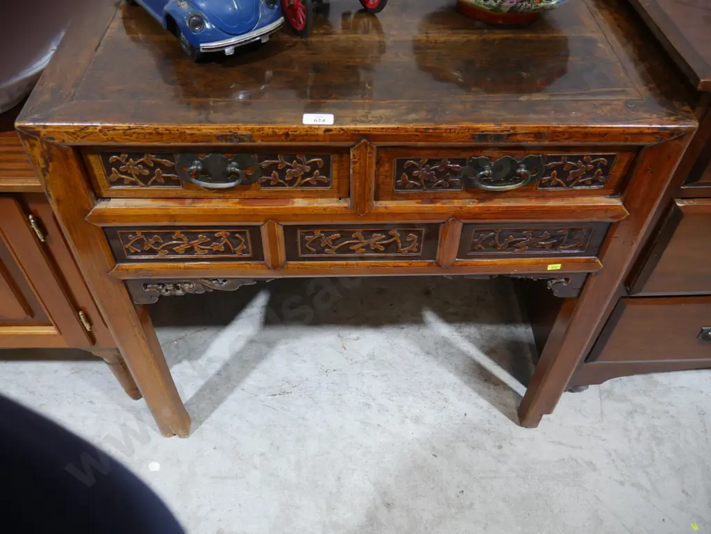 Oriental console table Image 1++