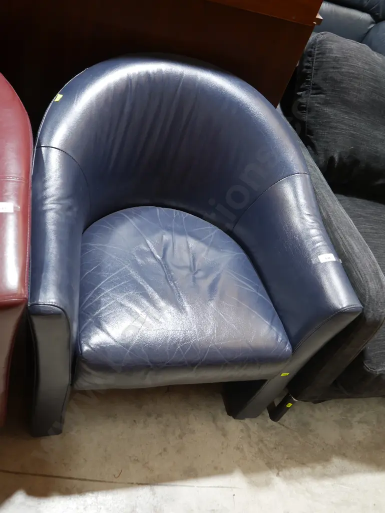 Blue tub chair Image 1++