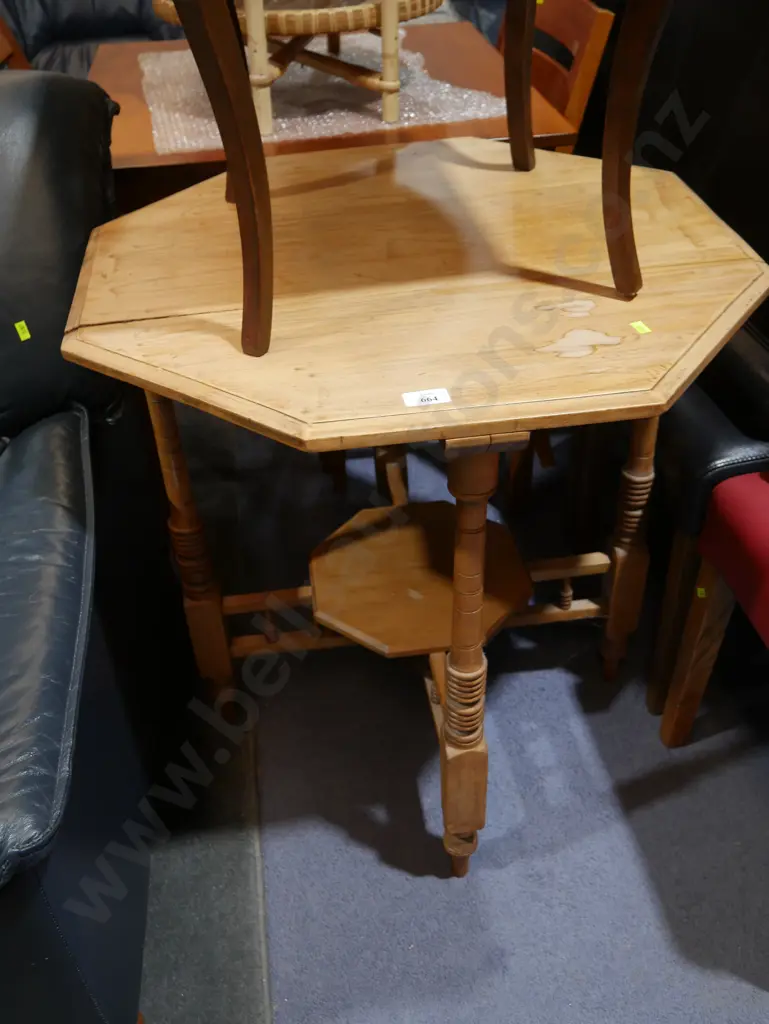 Occasional table Image 1++