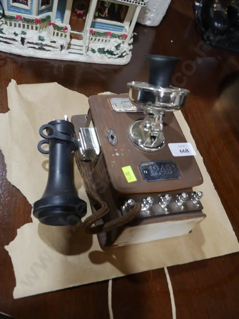 Jim Beam Phone decanter Image 1++