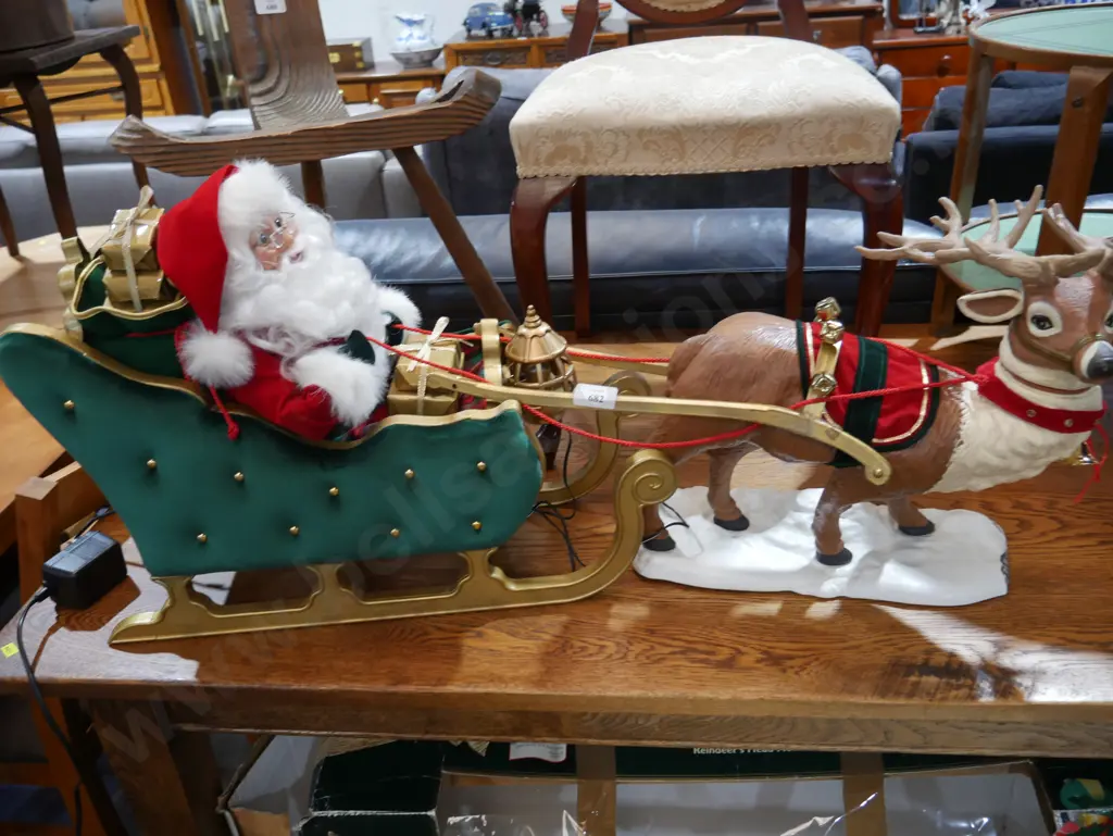 Plug in moving santa & reindeer decoration Image 1++