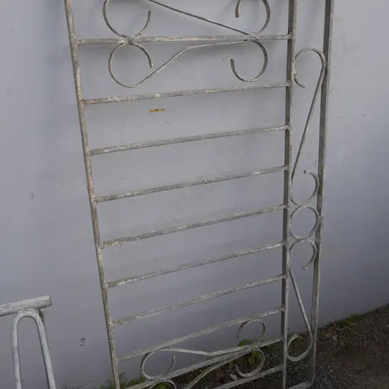 Metal gate