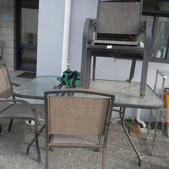 Outdoor table and 6 chairs