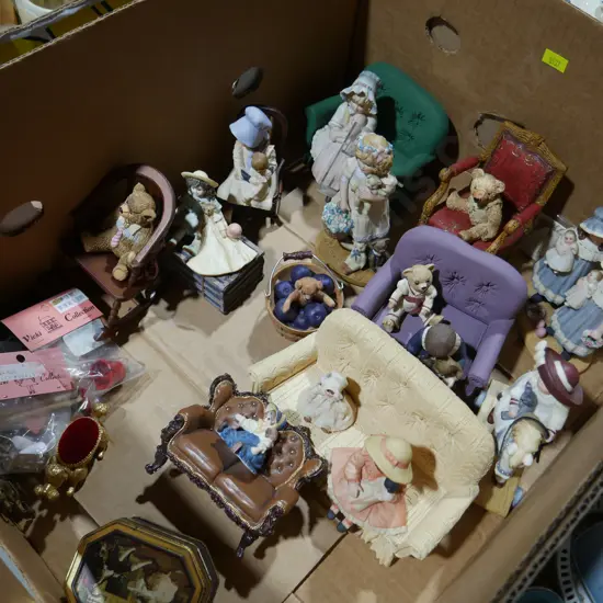 Figurines etc