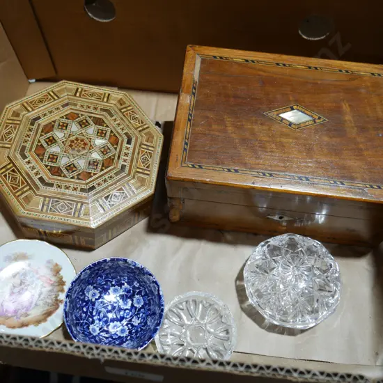 Wooden box, sundries