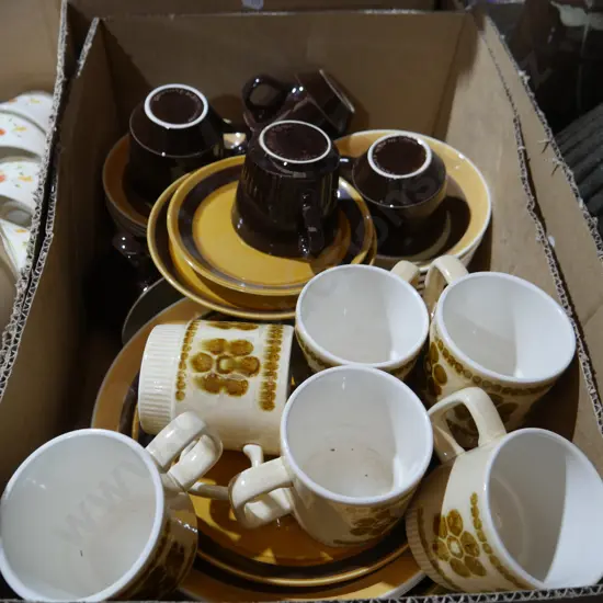 Crown Lynn dinnerware