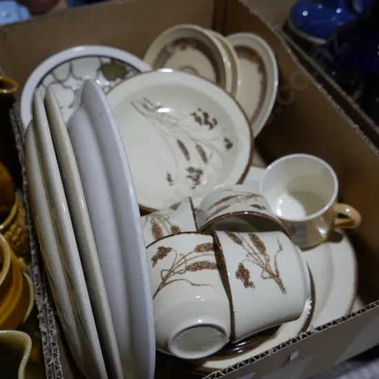 Crown Lynn dinnerware