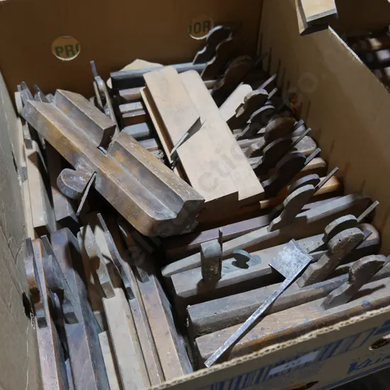 Box of molding planes