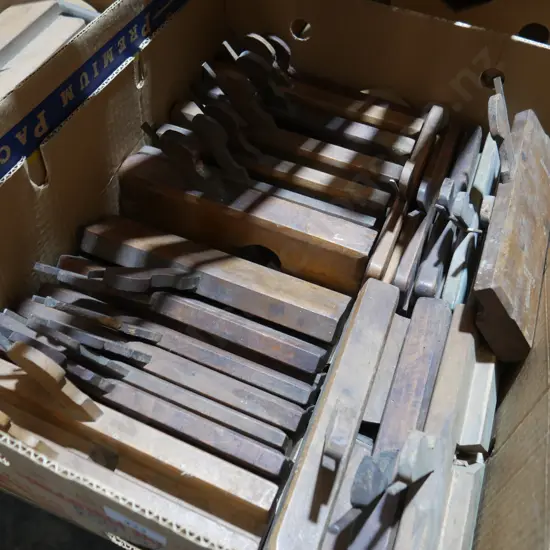 Box of molding planes