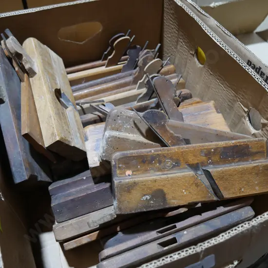 Box of molding planes