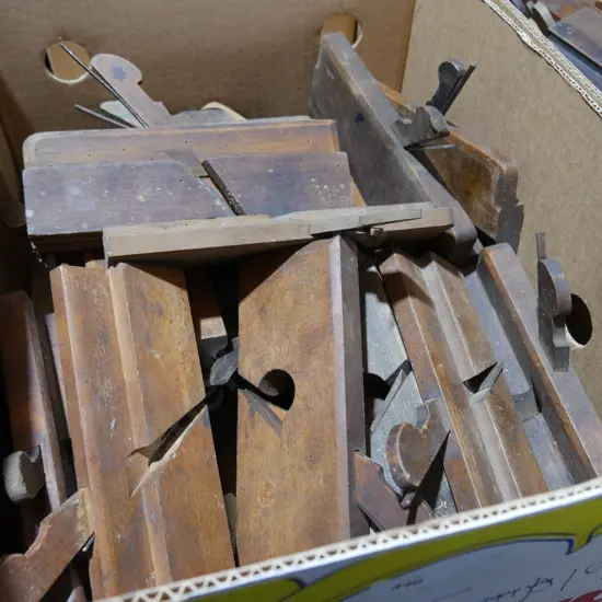 Box of molding planes