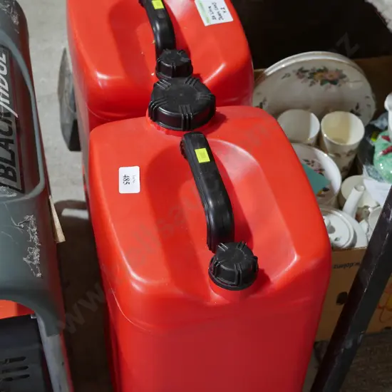2 Jerry cans