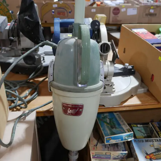 Holland Electro Sniffy stick vacuum