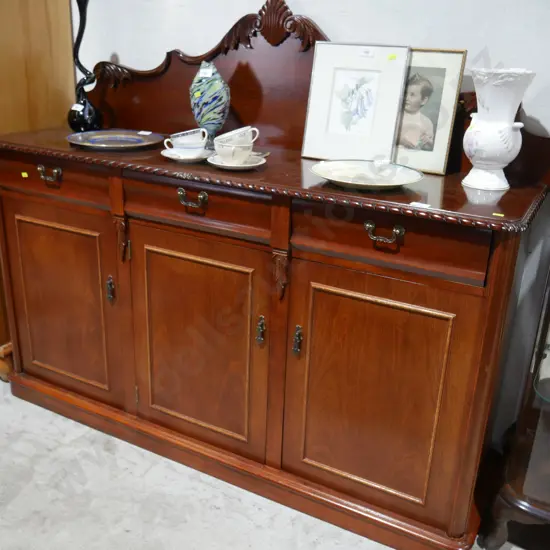 Sideboard