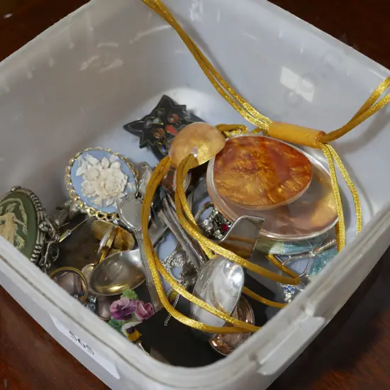 Teaspoons, brooches etc