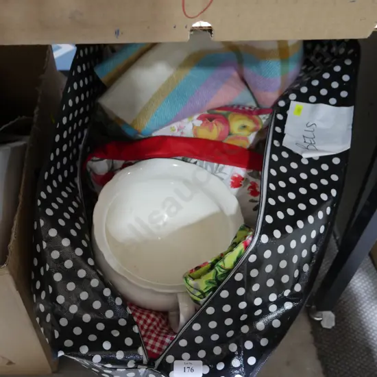 Blanket, cushions etc