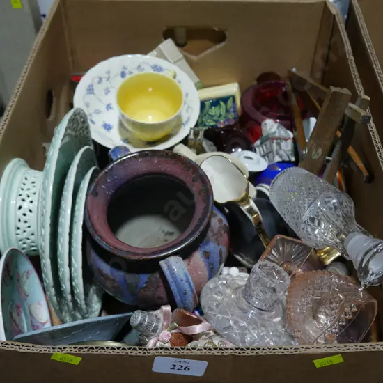 Assorted glassware etc