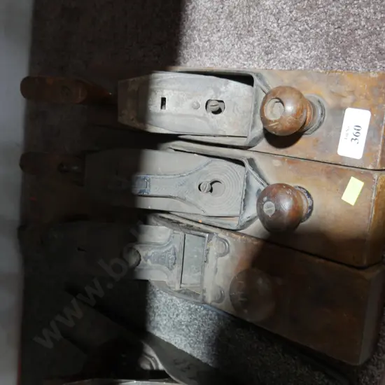 3 vintage wood planes
