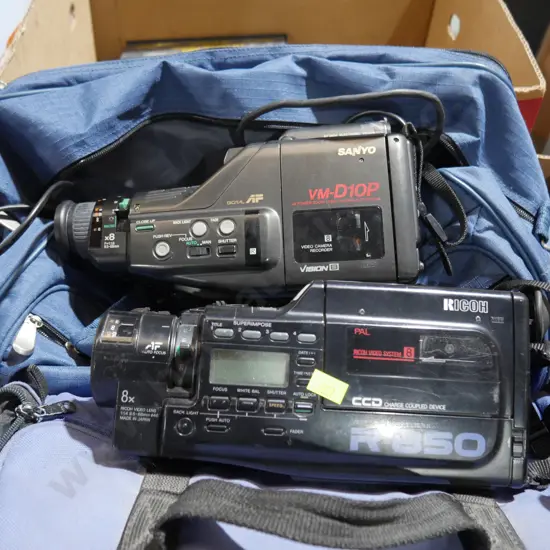 2 video cameras