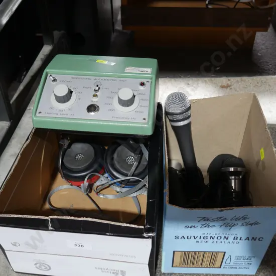 Screening audiometer and microphones