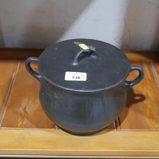 Cast iron Dutch oven