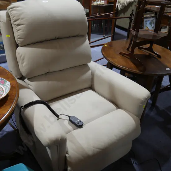 Electric La-z-boy lift chair