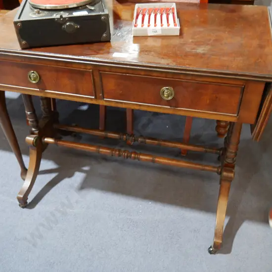 Drop side hall table