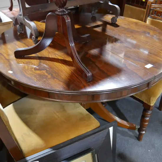 Extension dining table & 4 chairs