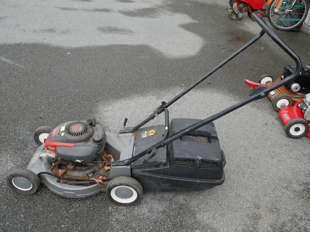 Victa lawnmower Image 1++