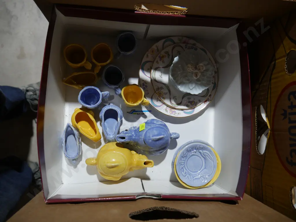 Animal figure child's tea set etc Image 1++