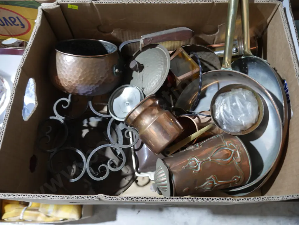 Box assorted copperware Image 1++